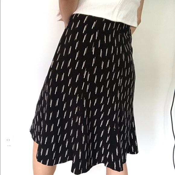 ANN TAYLOR black patterned skirt - Picture 4 of 7